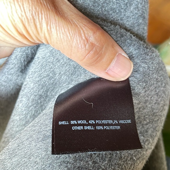 Tahari women’s wool coat - Picture 7 of 7